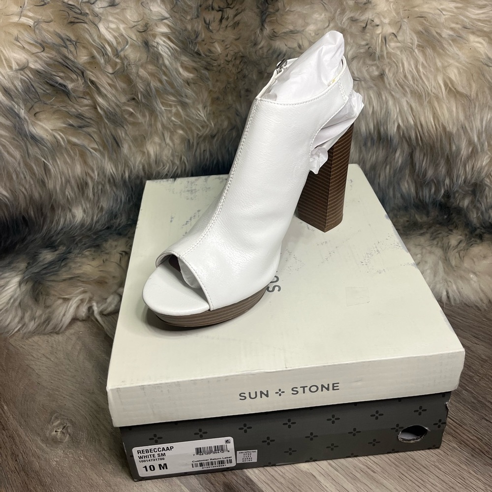 Sun + Stone Rebeccaa Shooties